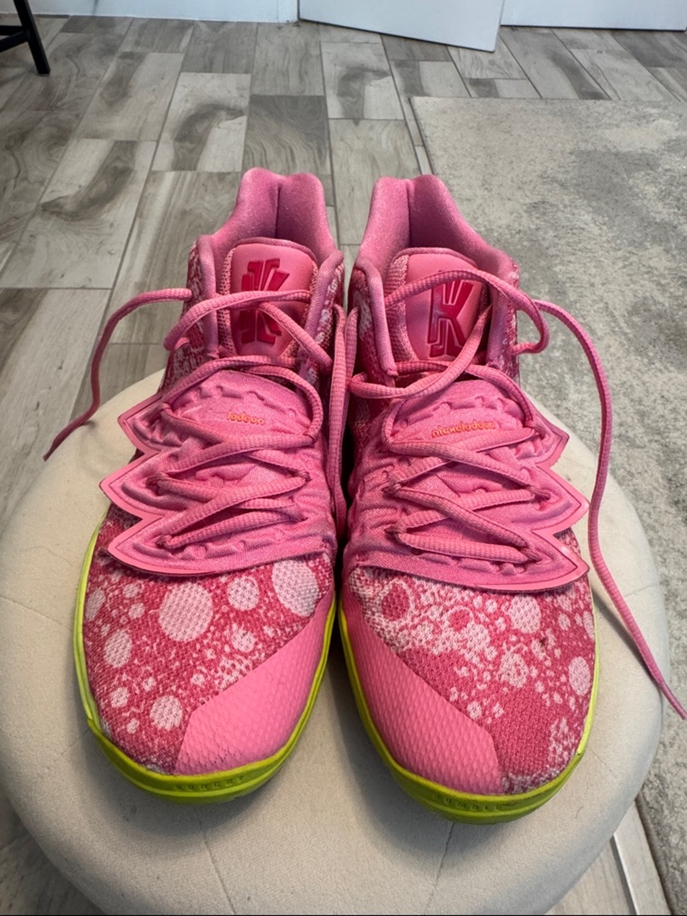 Nike Kyrie 5 Spongebob Patrick (GS) - boys size 6.5